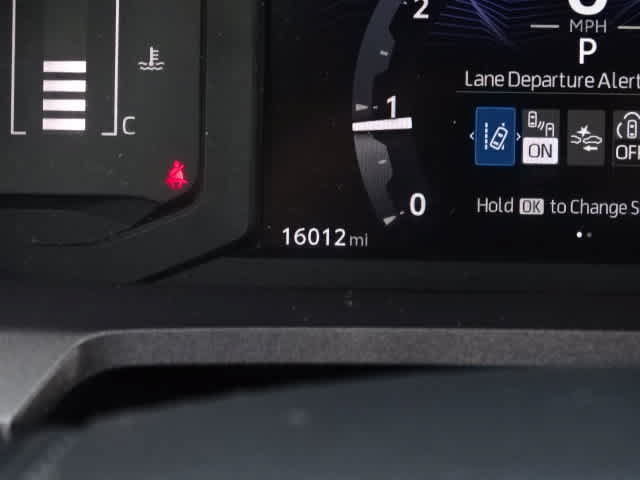 Certified 2024 Toyota Tacoma SR5 AWD/4WD image 27