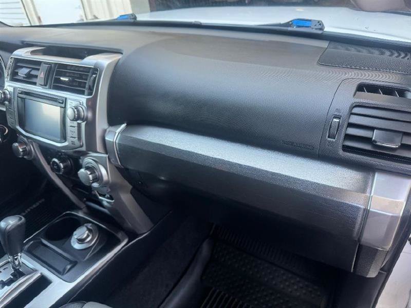 Used 2018 Toyota 4Runner SR5 Premium AWD/4WD image 32