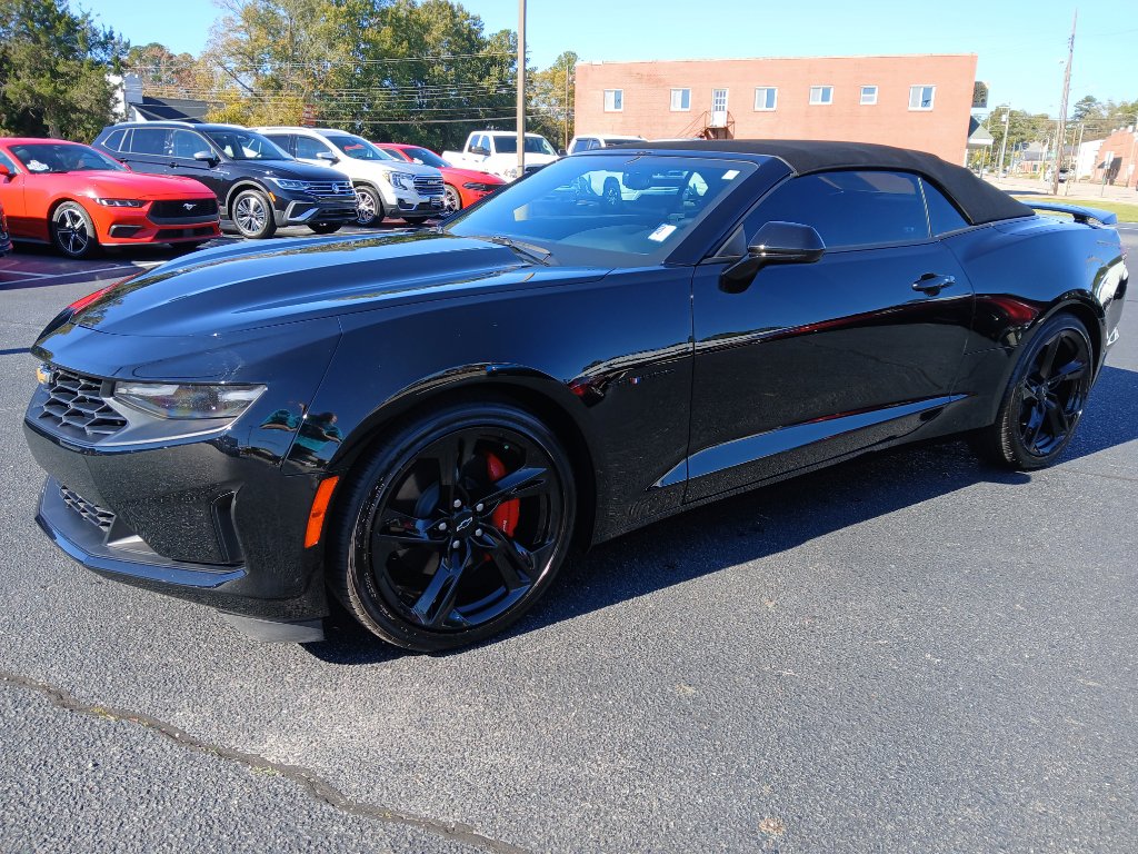 Used 2024 Chevrolet Camaro LT w/ Technology Package image 11