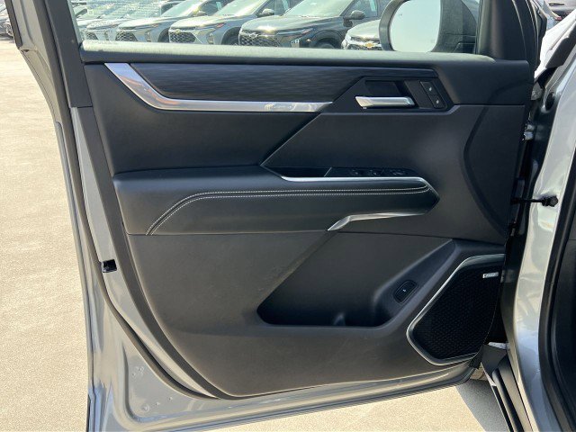 Used 2025 GMC Acadia Elevation image 21