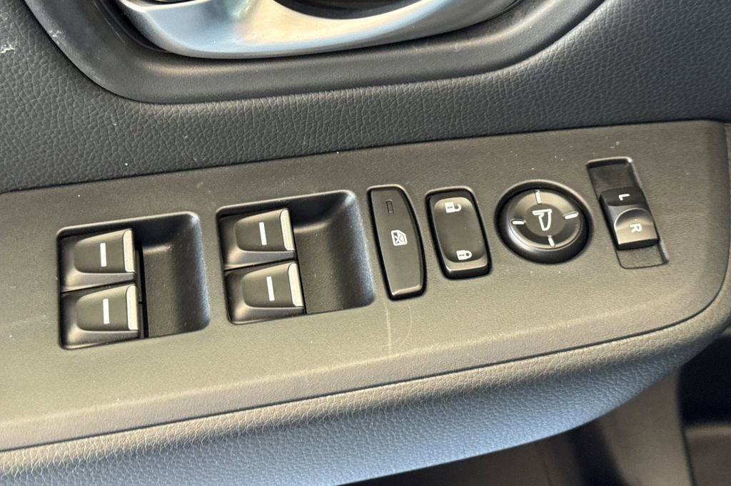 Certified 2025 Honda Pilot Sport image 16