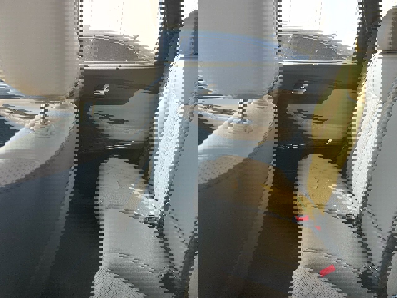 Certified 2023 Hyundai Santa Fe SEL w/ Premium Package image 7