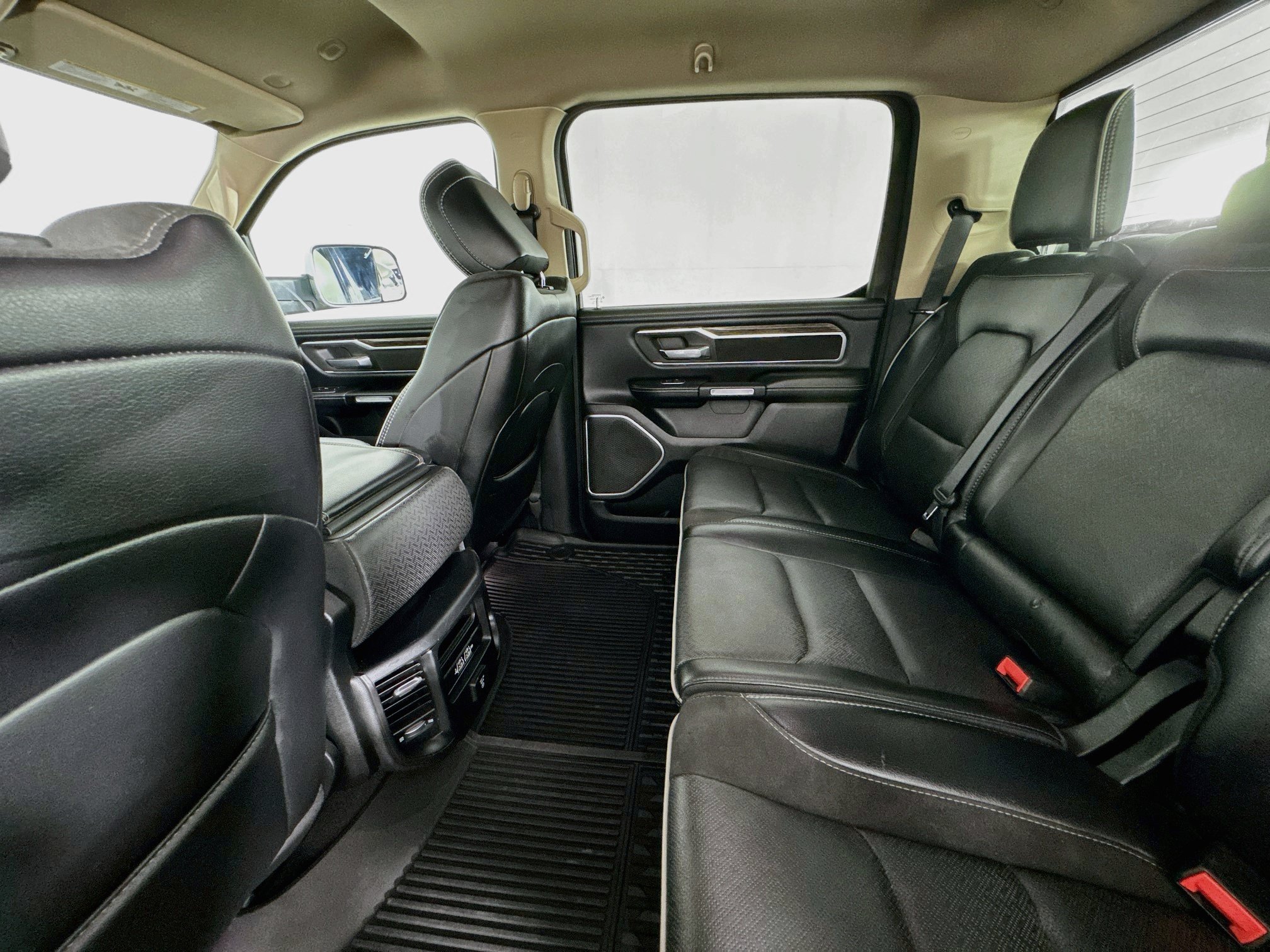 Used 2020 RAM 1500 Laramie AWD/4WD image 23