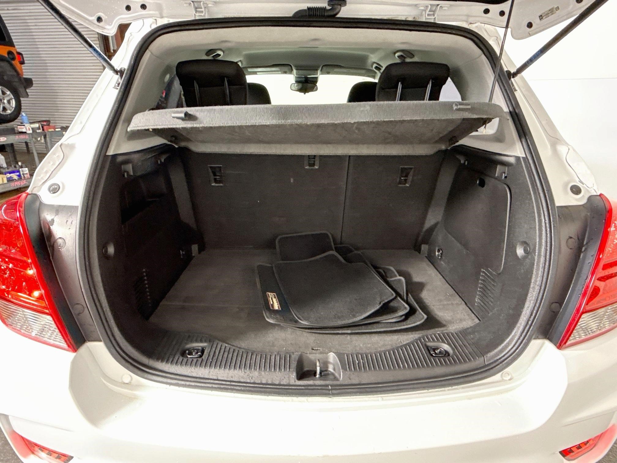 Used 2019 Chevrolet Trax LS FWD image 33