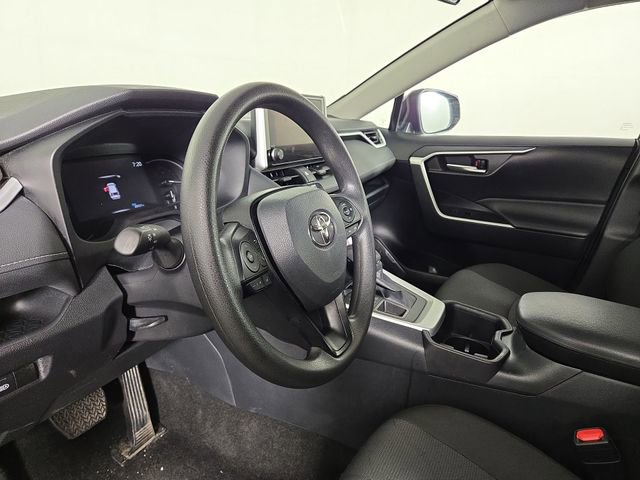 Used 2025 Toyota RAV4 XLE AWD/4WD image 14