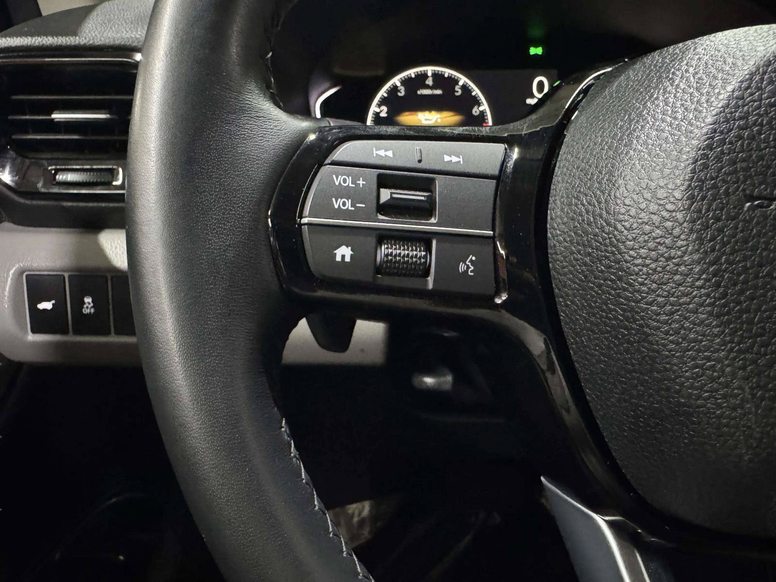 Used 2025 Honda Pilot EX-L image 33