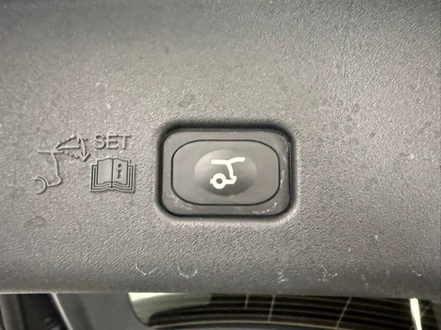 Used 2025 Lincoln Nautilus Premier w/ Equipment Group 102A image 10