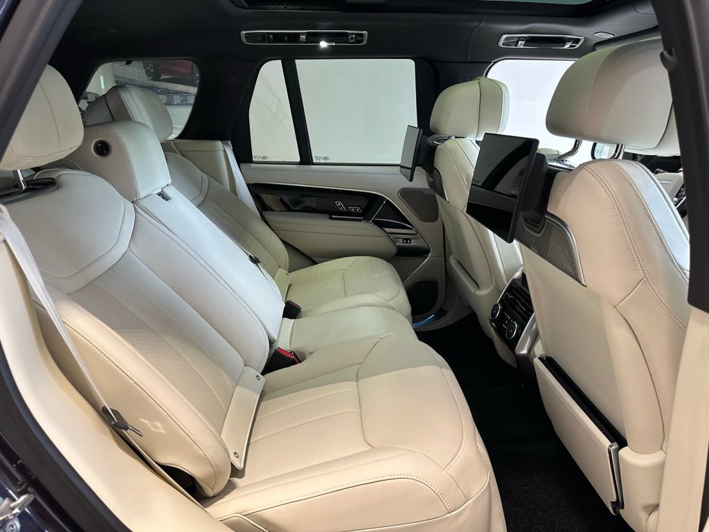 New 2025 Land Rover Range Rover Autobiography AWD/4WD image 13