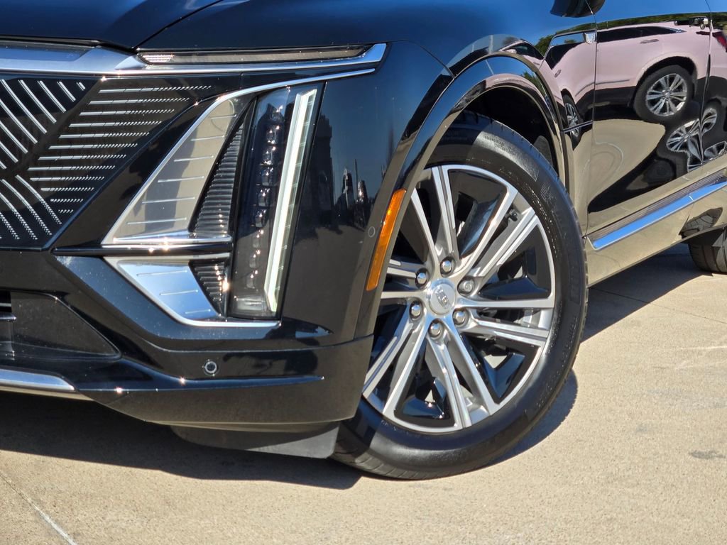 Certified 2024 Cadillac Lyriq Luxury w/ Nappa Leather Package image 7