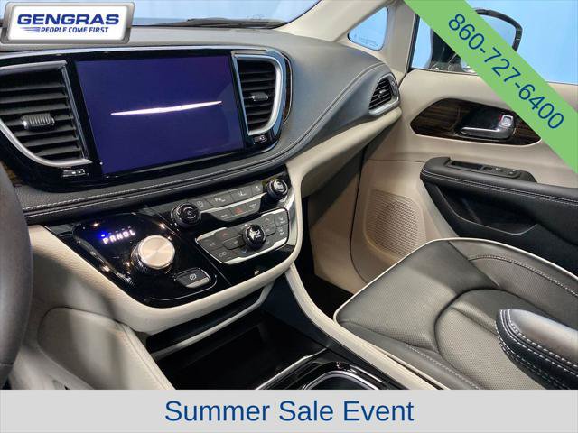 Certified 2024 Chrysler Pacifica Limited FWD image 15