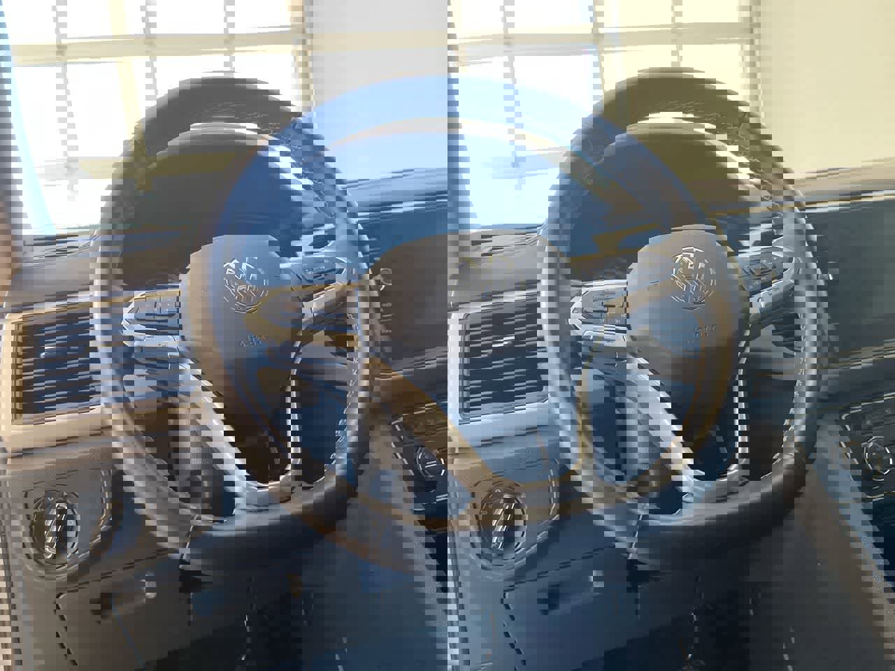 Used 2021 Volkswagen Atlas SE image 14