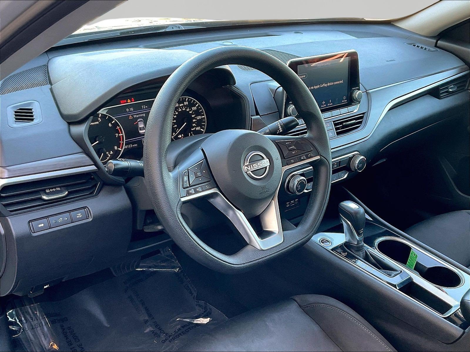 Used 2024 Nissan Altima 2.5 SV FWD image 16