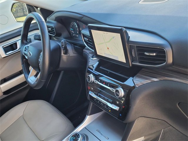 Used 2021 Ford Explorer Limited w/ Equipment Group 301A image 11