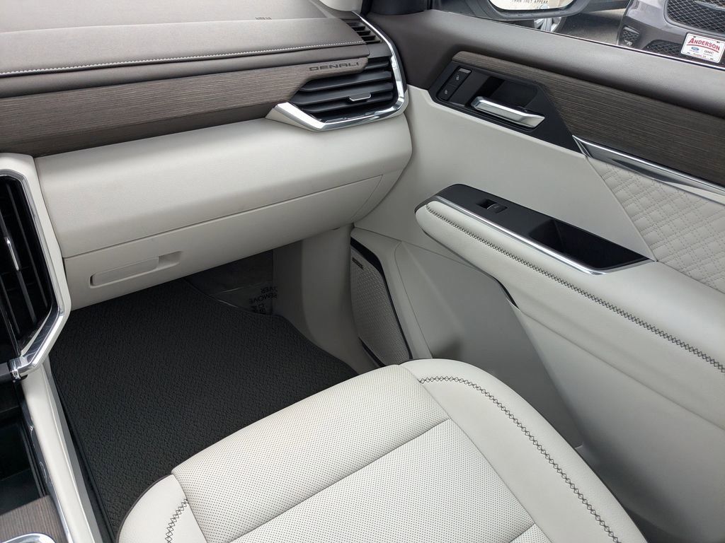 Used 2024 GMC Acadia Denali image 17
