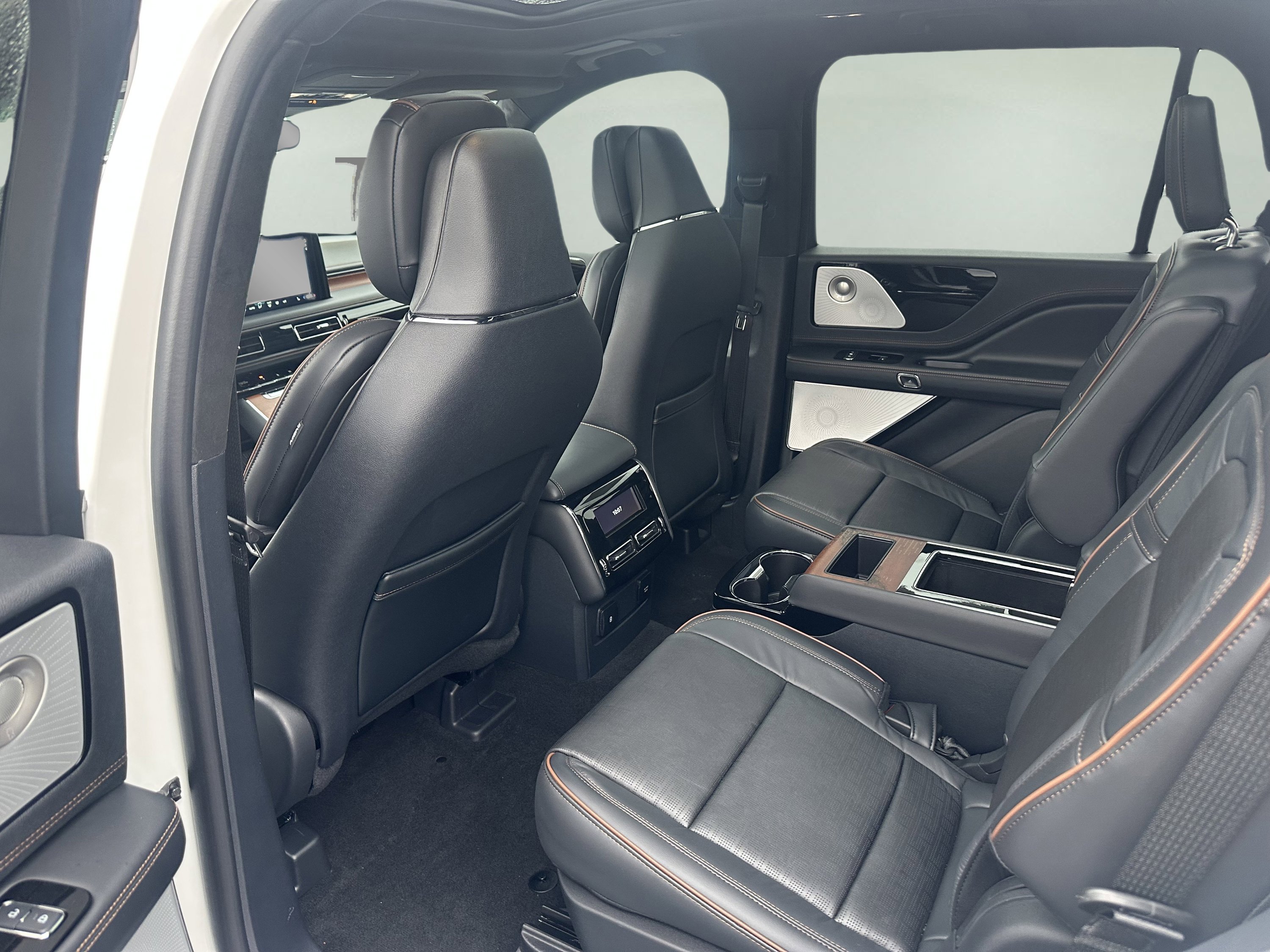 New 2025 Lincoln Aviator Black Label w/ Black Label Special Edition image 10