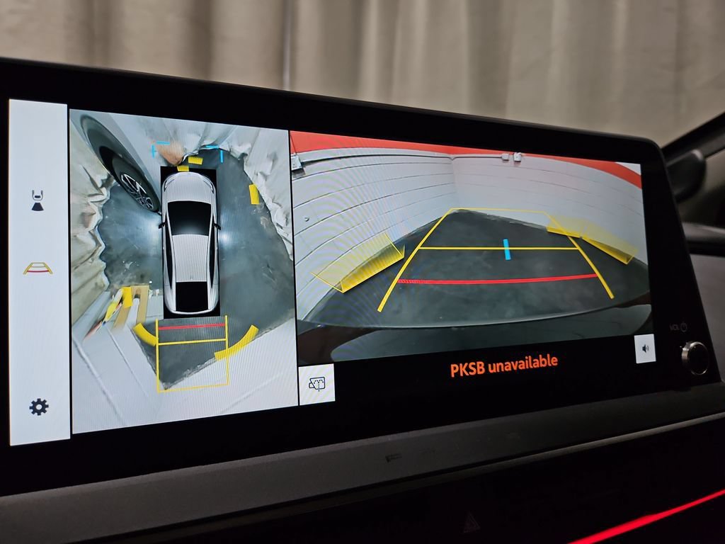 New 2026 Toyota Prius Plug-In Hybrid FWD image 22