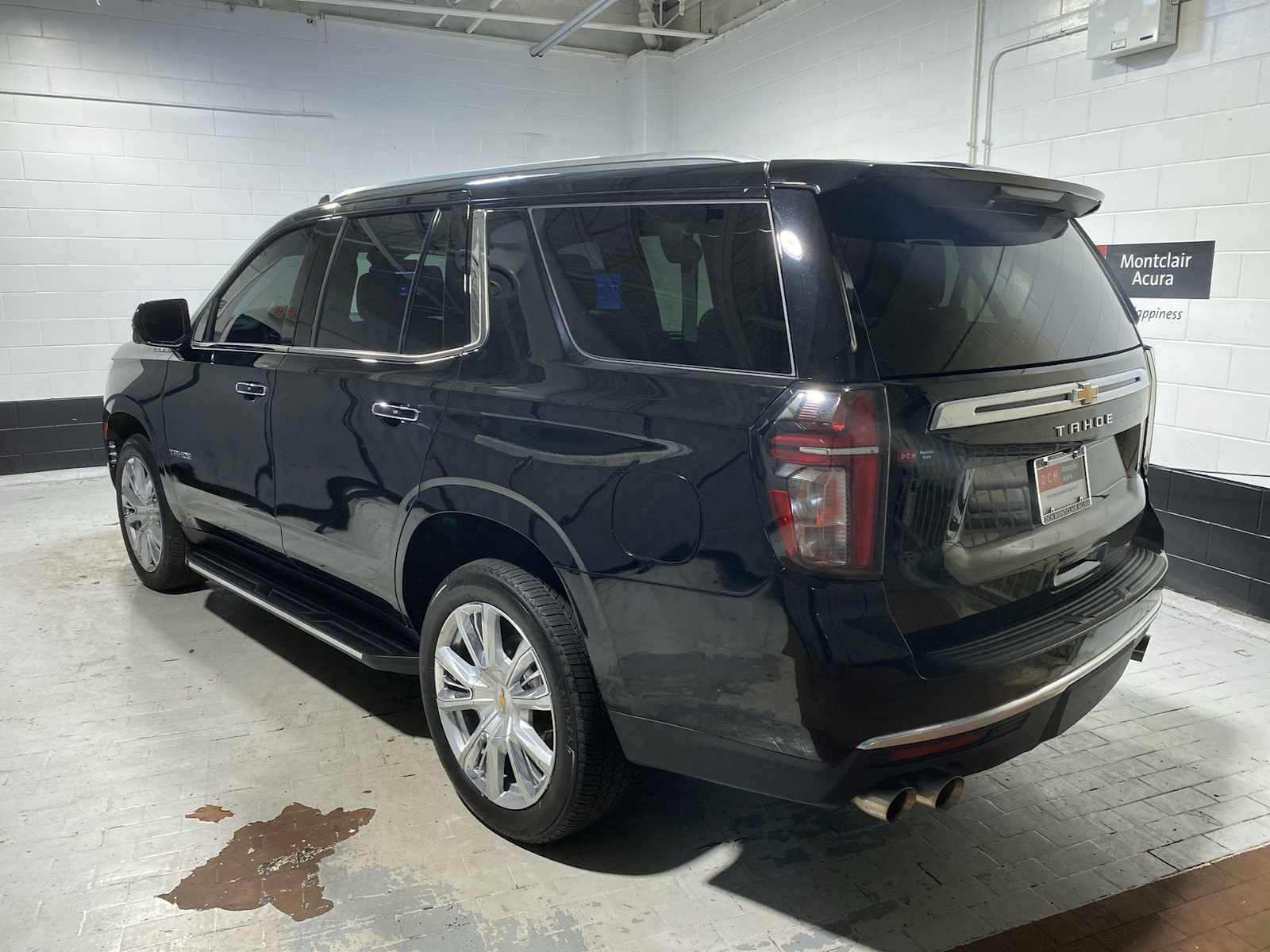 Used 2023 Chevrolet Tahoe High Country w/ Advanced Technology Package AWD/4WD image 4