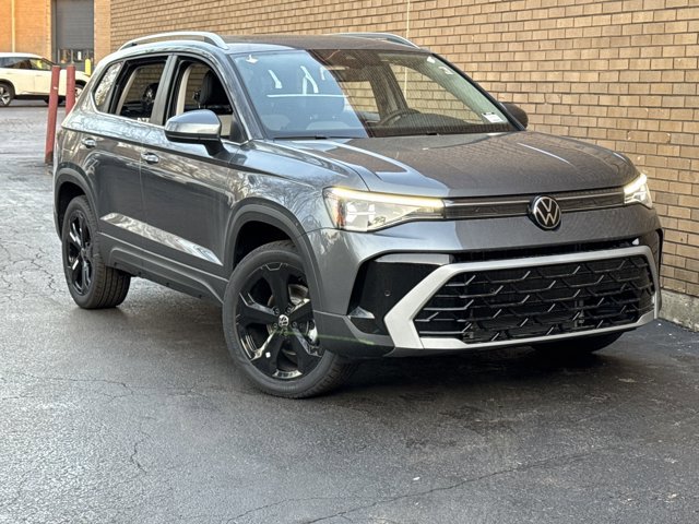 New 2025 Volkswagen Taos SEL image 1
