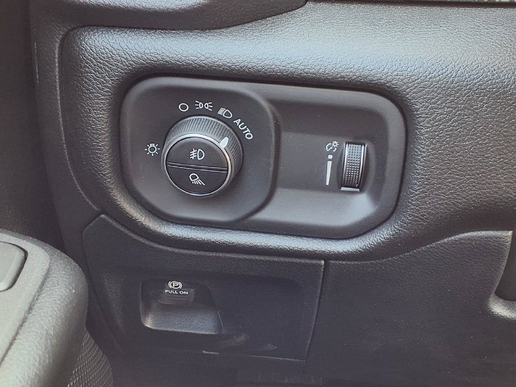 New 2026 RAM 1500 Express AWD/4WD image 16