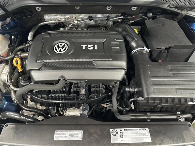 Used 2017 Volkswagen Golf SE image 37