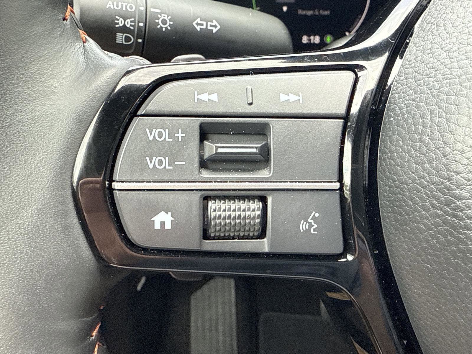 Used 2025 Honda CR-V Sport Touring image 24