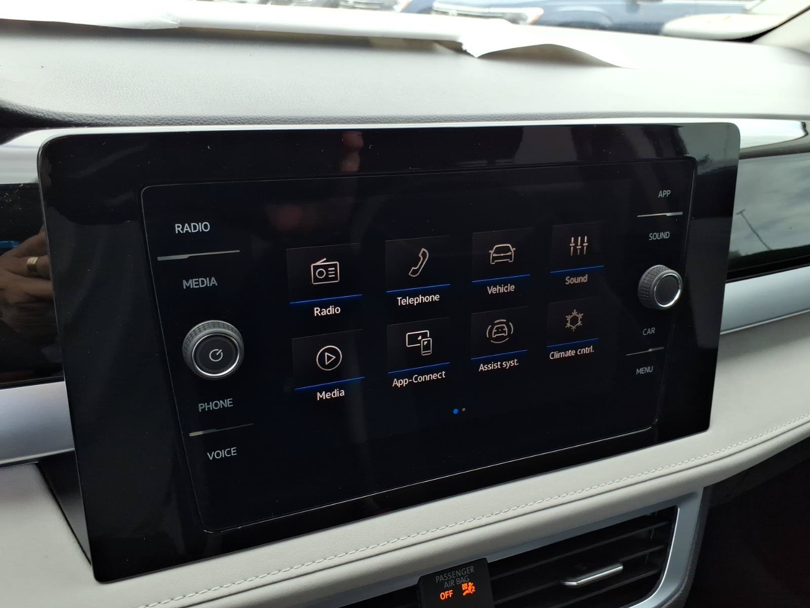New 2026 Volkswagen Taos SE FWD image 18