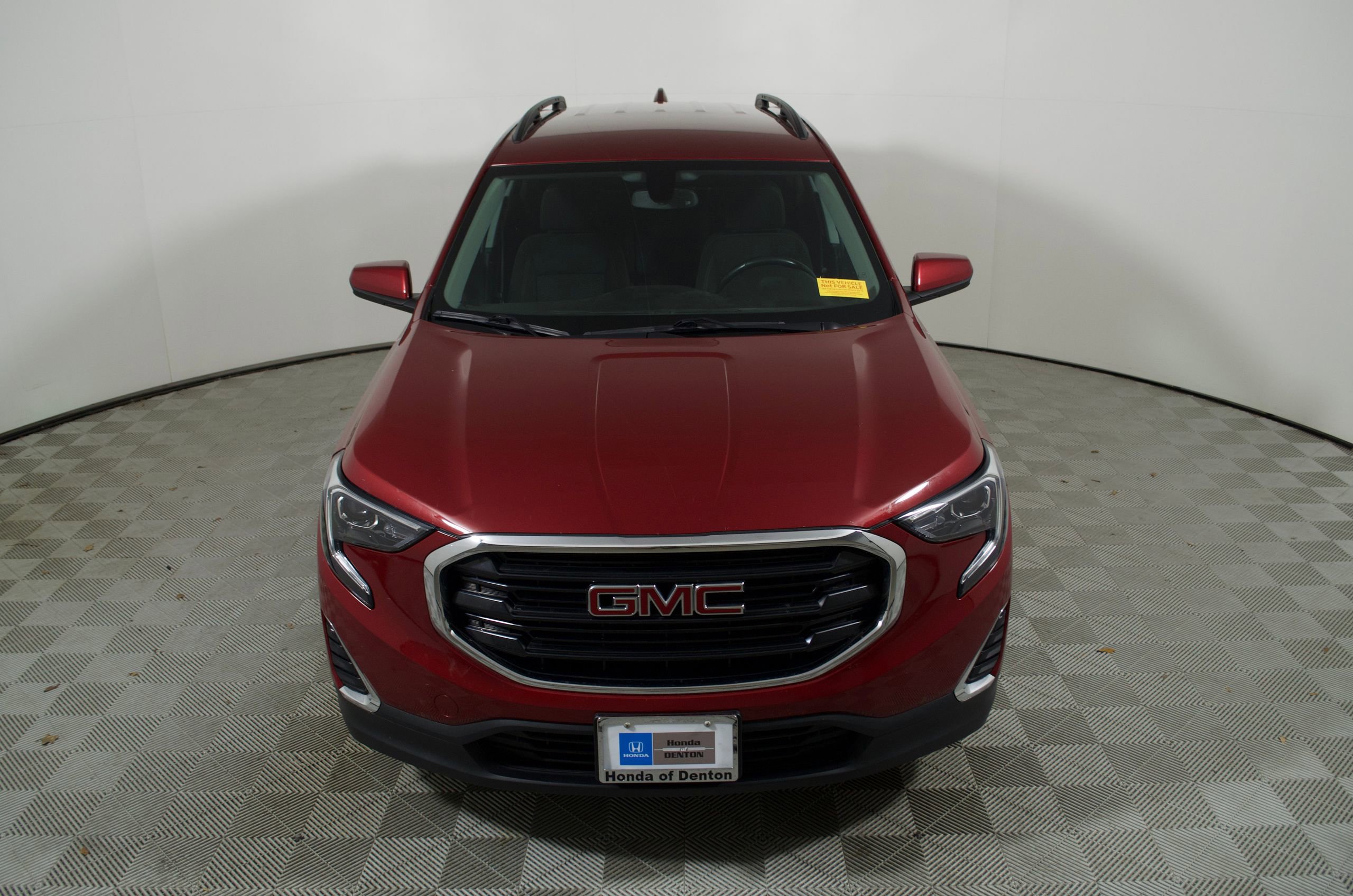 Used 2019 GMC Terrain SLE w/ Driver Convenience Package image 2