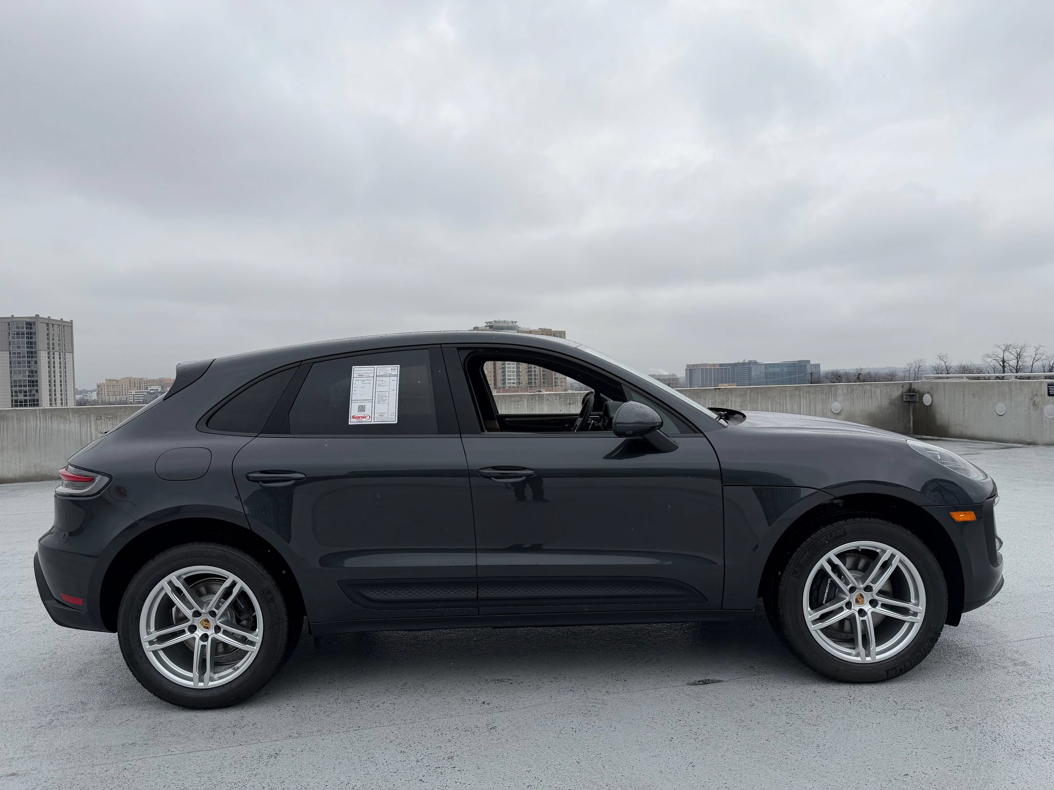Certified 2026 Porsche Macan AWD/4WD image 8