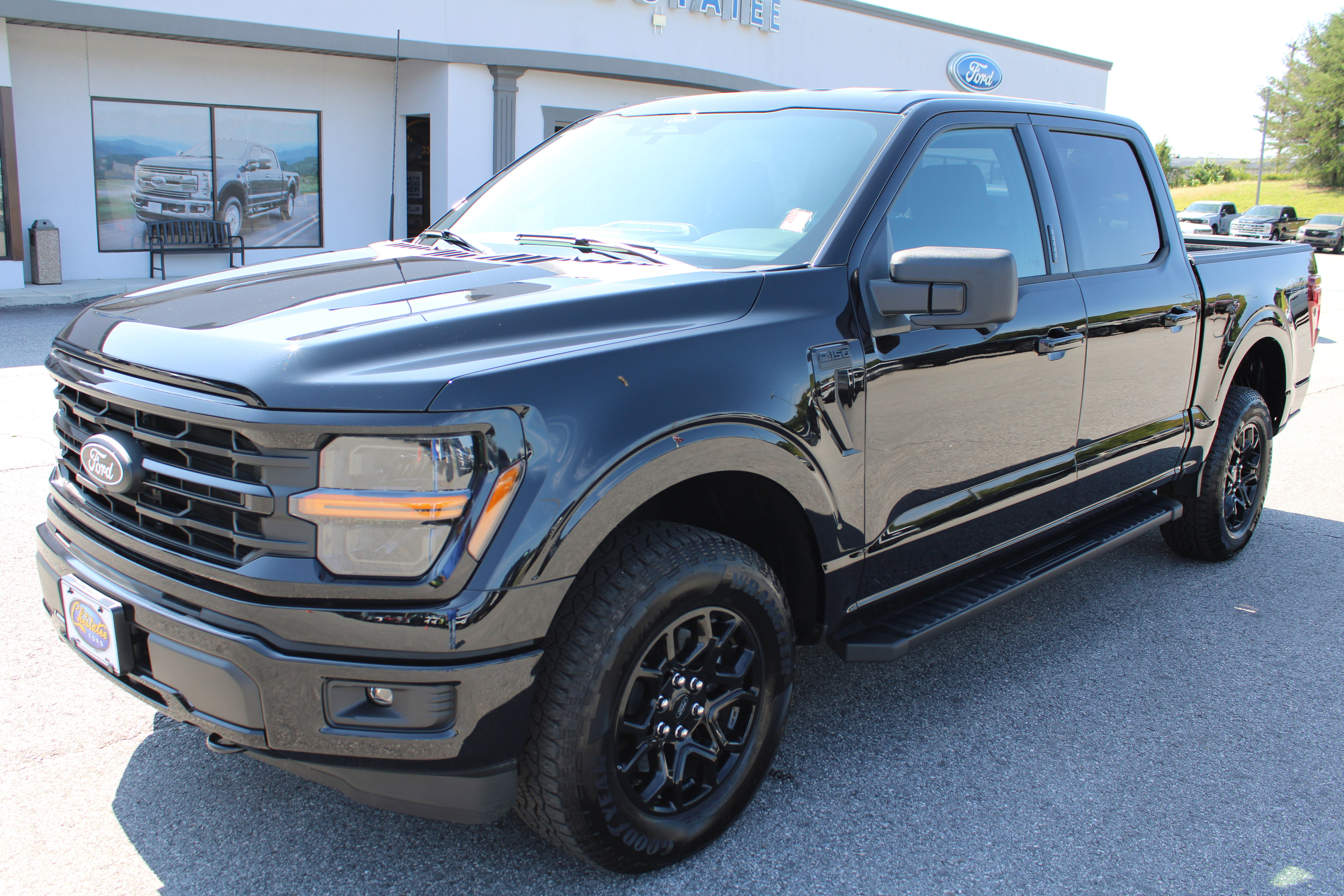 Used 2024 Ford F150 XLT w/ Tow/Haul Package image 2
