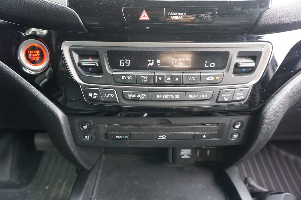 Used 2017 Honda Pilot Elite image 12