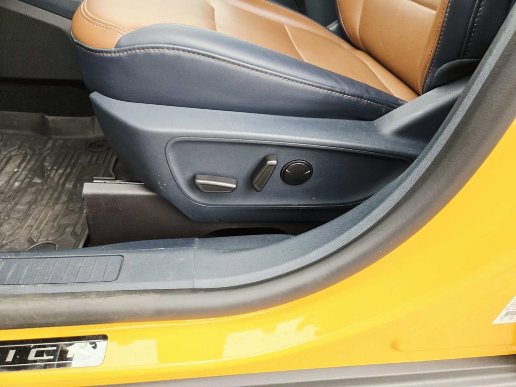 Used 2023 Ford Maverick Lariat w/ Lariat Luxury Package image 38