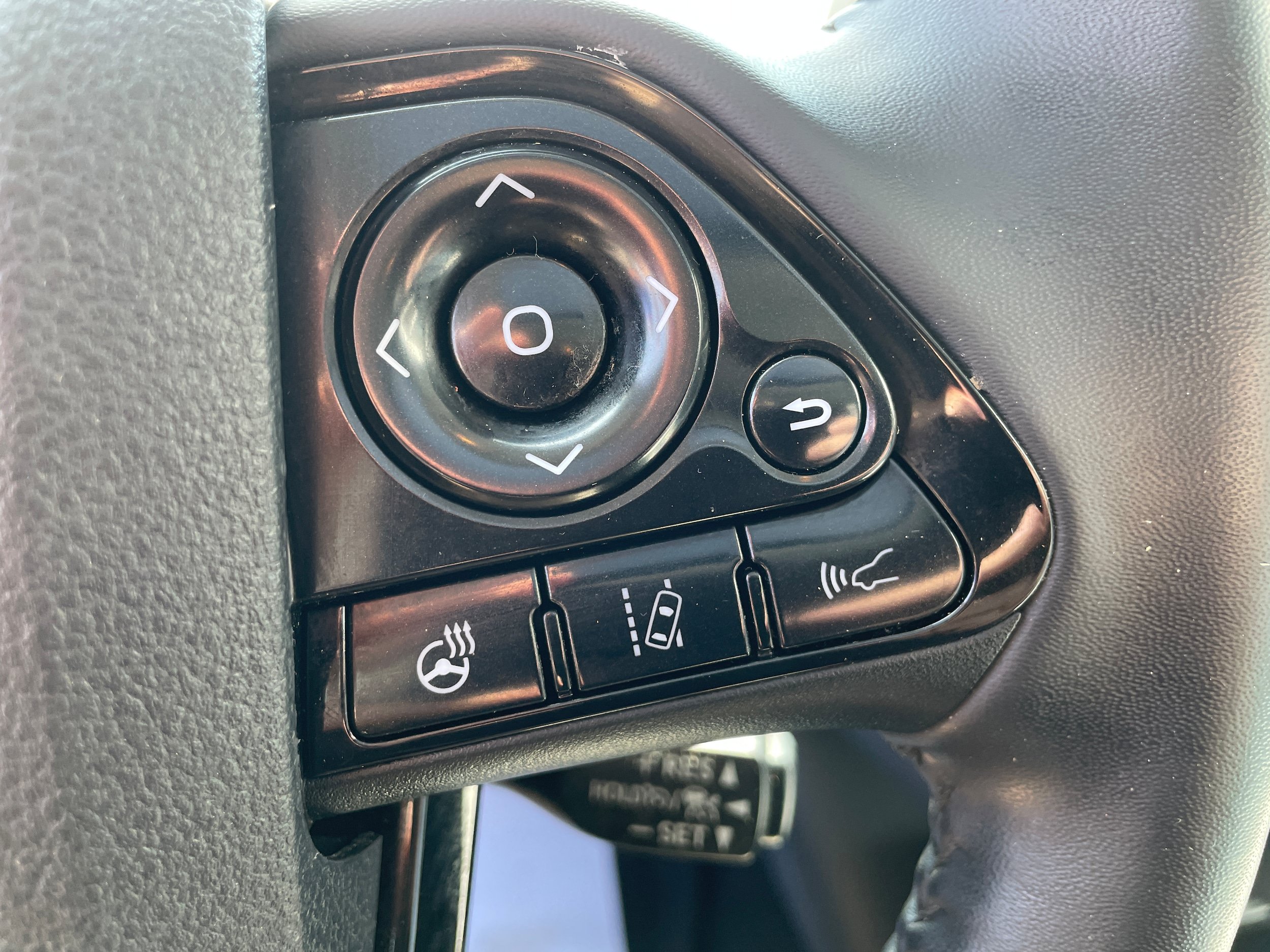 Used 2019 Toyota Prius Limited FWD image 19