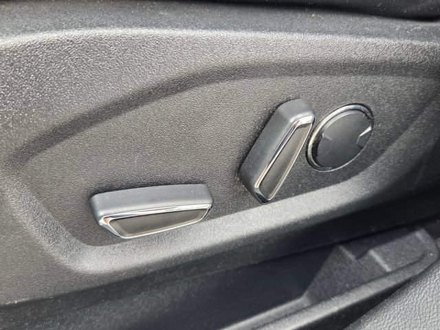 Used 2018 Ford Edge Titanium w/ Technology Package FWD image 20