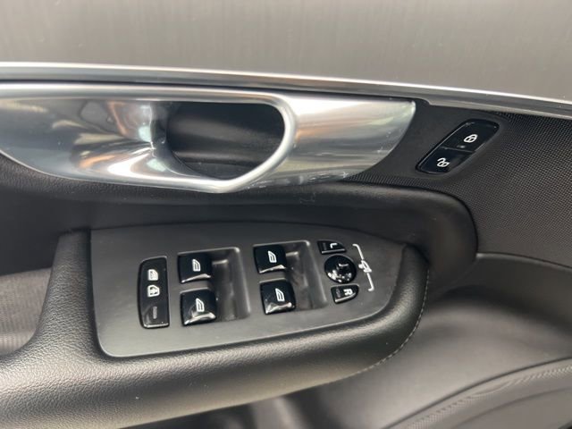Used 2023 Volvo XC90 B5 Core w/ Climate Package image 13
