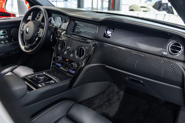 Used 2022 Rolls-Royce Cullinan Black Badge AWD/4WD image 72