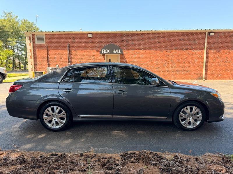 Used 2011 Toyota Avalon Limited FWD image 5