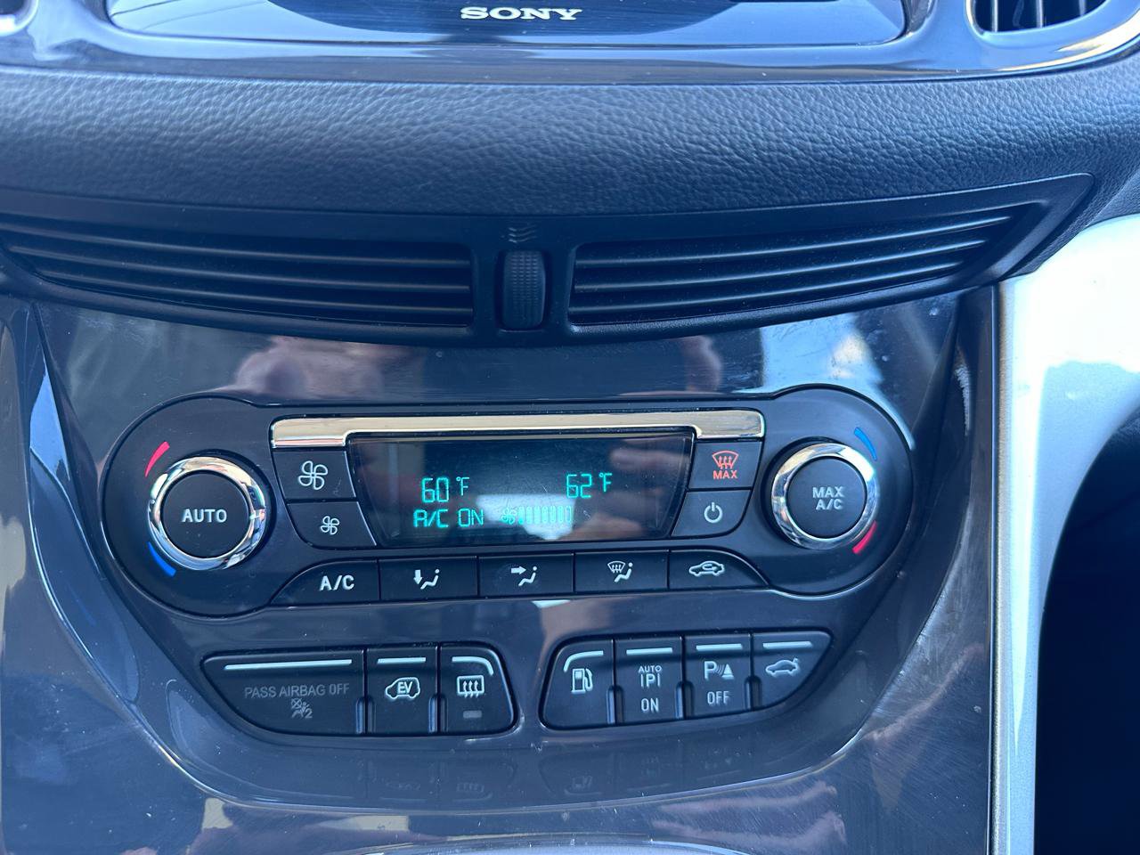 Used 2015 Ford C-MAX Energi SEL w/ Equipment Group 303A FWD image 41