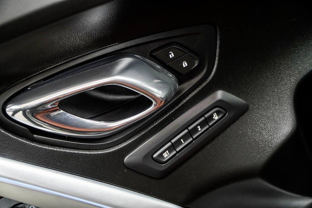 Used 2017 Chevrolet Camaro SS image 41