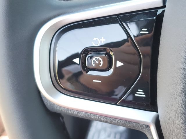 New 2026 Volvo XC90 B5 Plus w/ Protection Package Premier AWD/4WD image 12