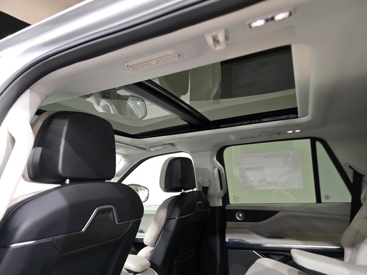 New 2025 Lincoln Navigator Reserve image 42