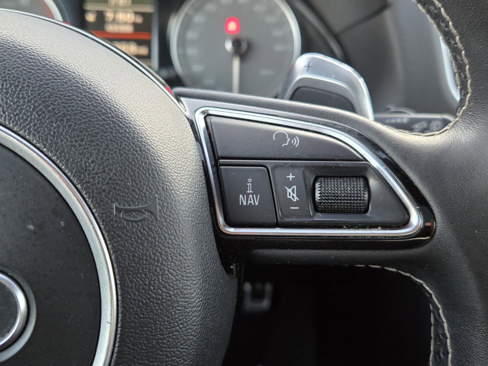 Used 2014 Audi SQ5 Prestige w/ Prestige Package image 30