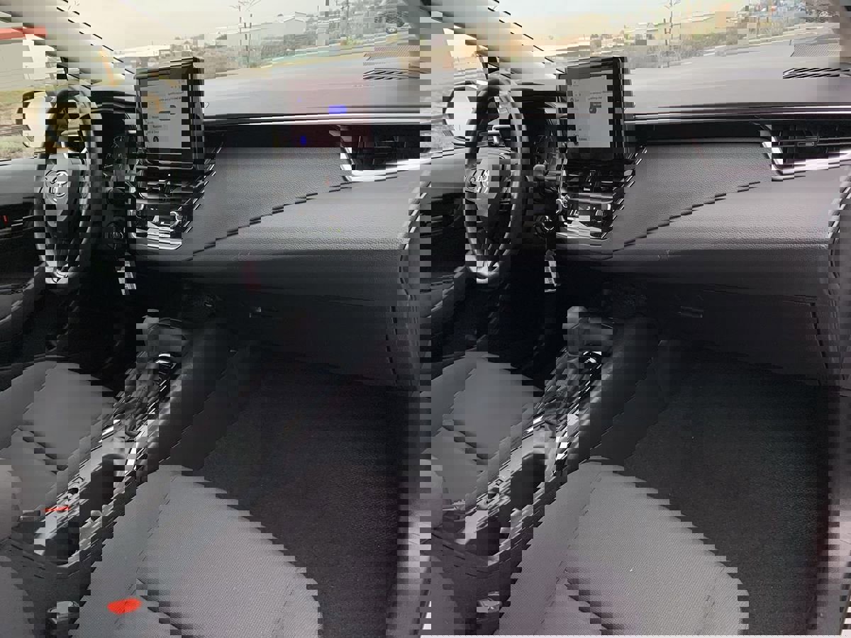 Used 2024 Toyota Corolla LE image 27