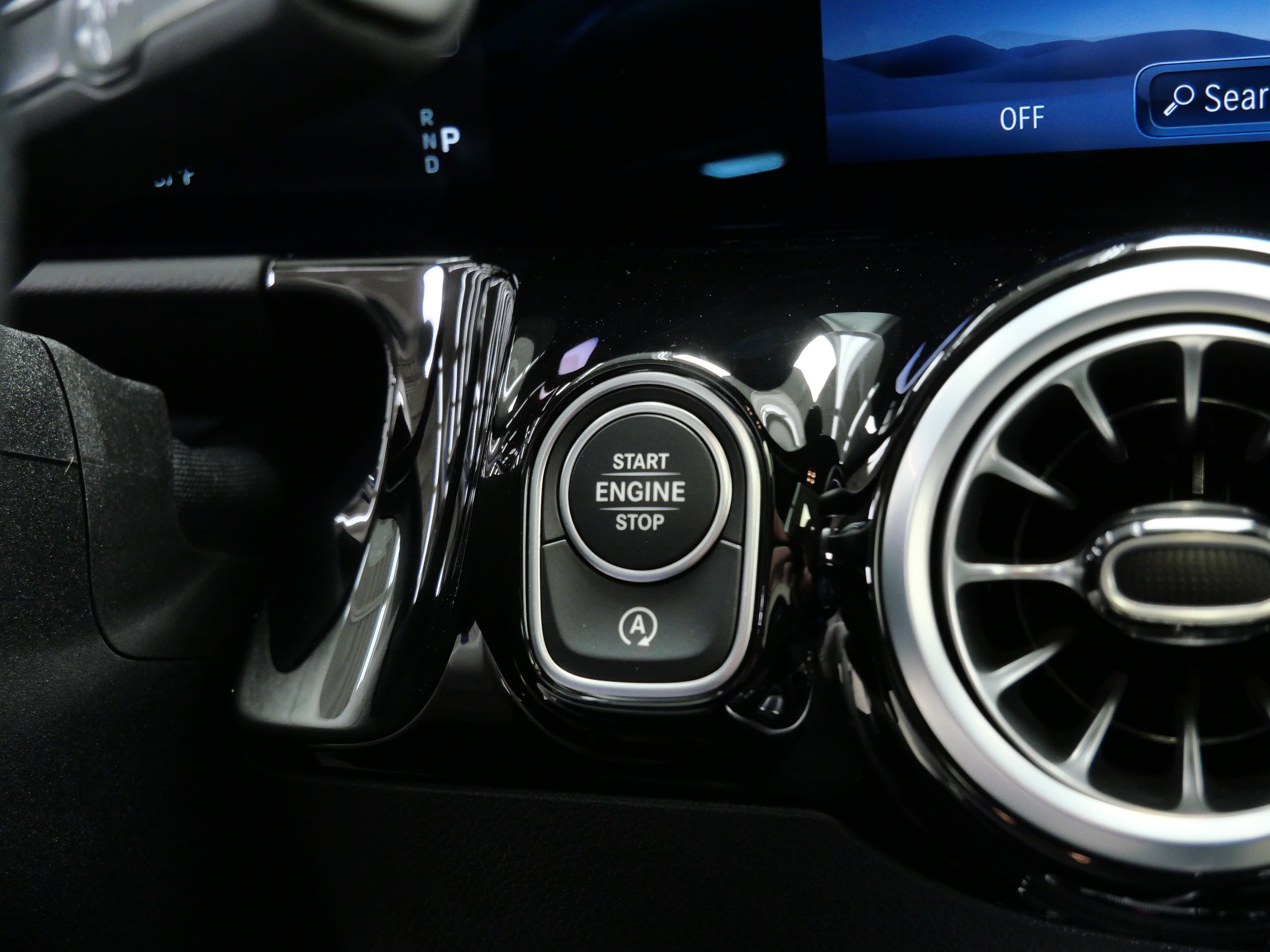 Certified 2025 Mercedes-Benz GLA 250 4MATIC image 27
