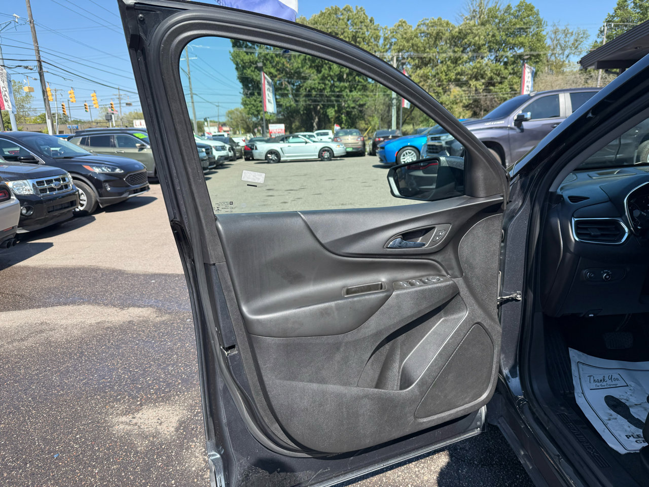 Used 2023 Chevrolet Equinox LT image 11