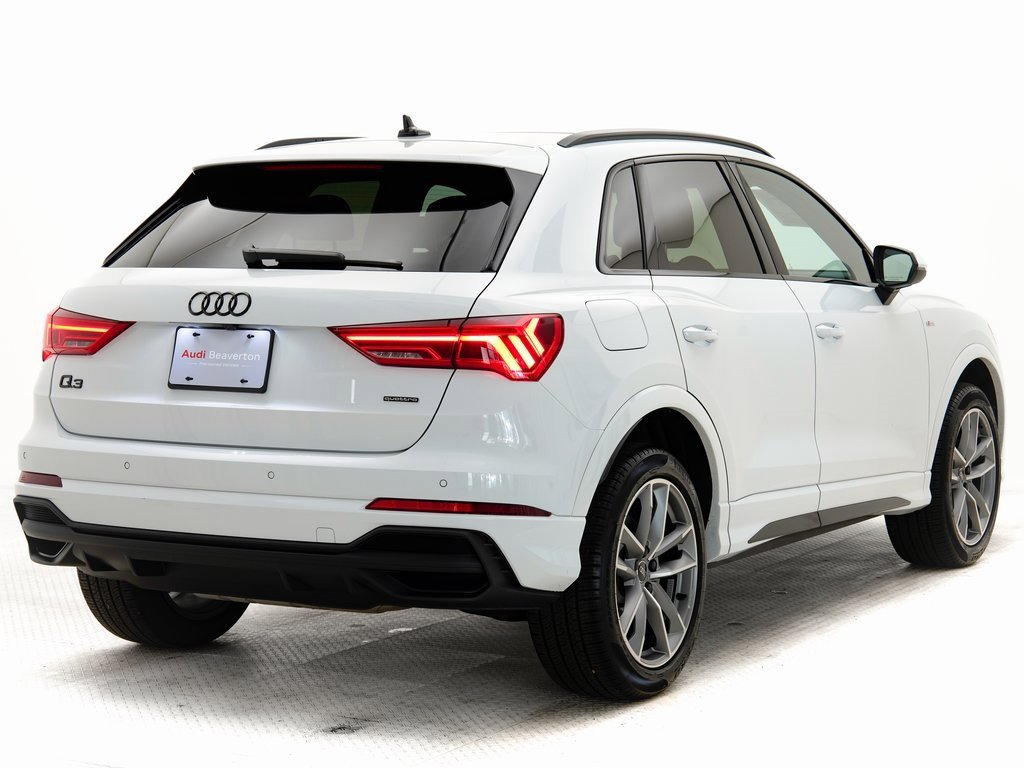 Used 2024 Audi Q3 2.0T Premium w/ Convenience Package image 3