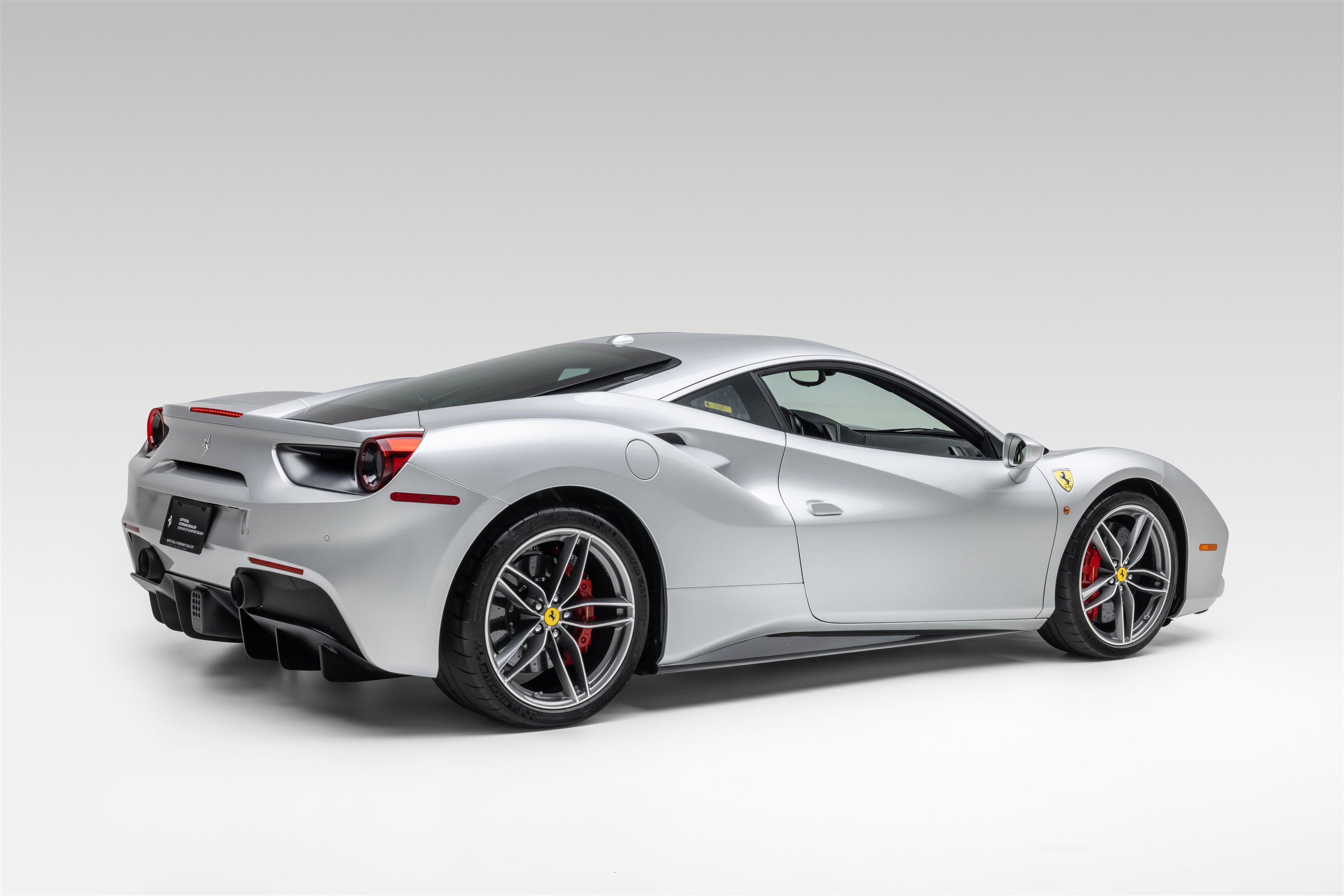 Certified 2018 Ferrari 488 GTB RWD image 8