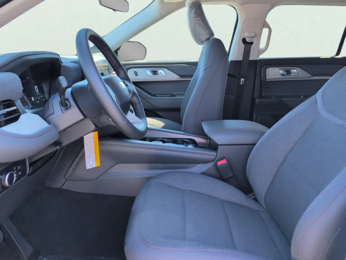 New 2026 Ford Explorer Active RWD image 9