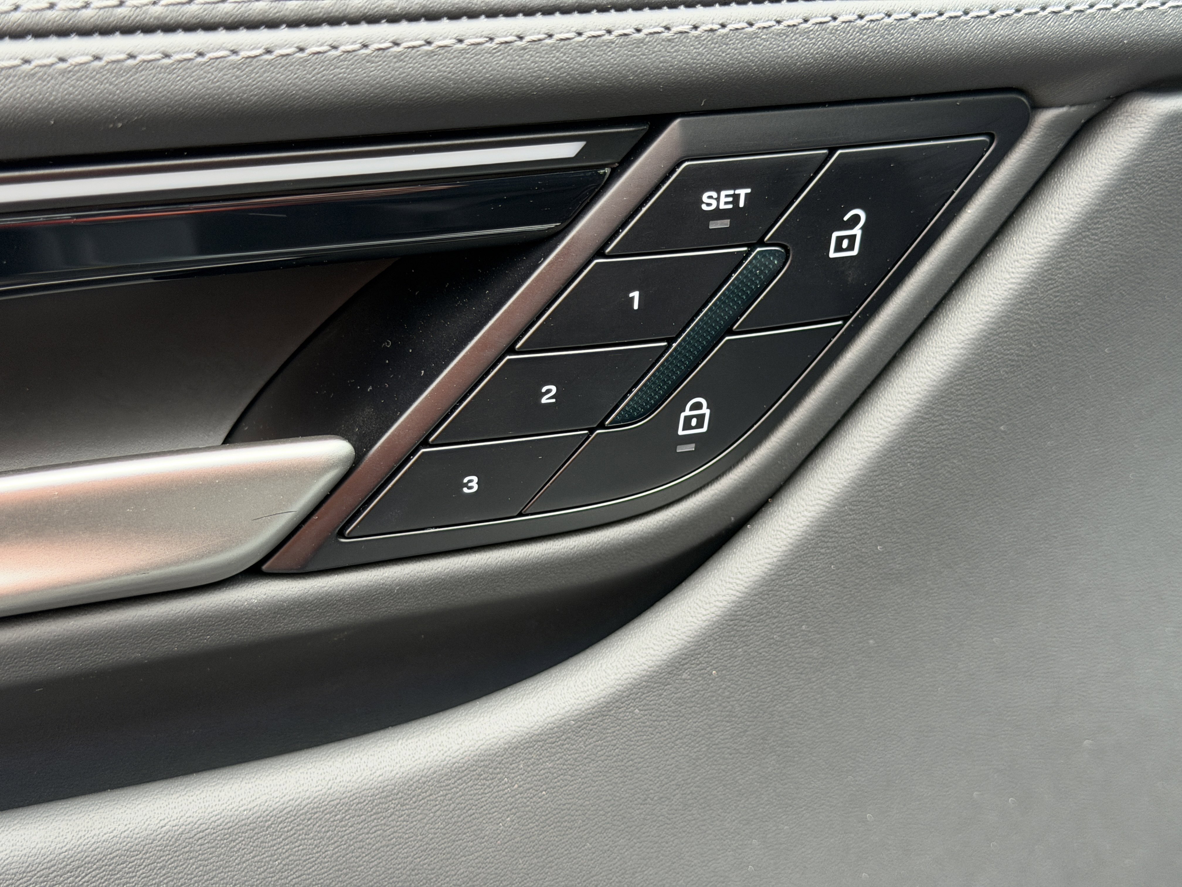 Used 2024 Porsche Macan 4 Electric image 24