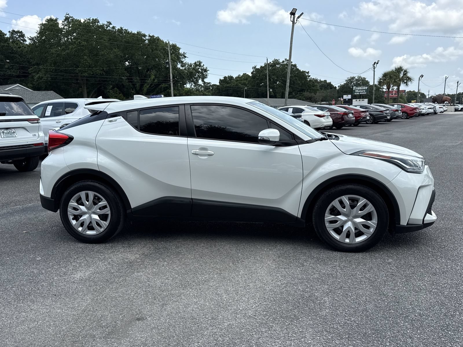 Used 2021 Toyota C-HR LE FWD image 6