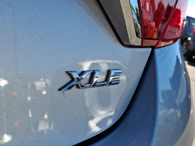 Used 2015 Toyota Camry XLE FWD image 33